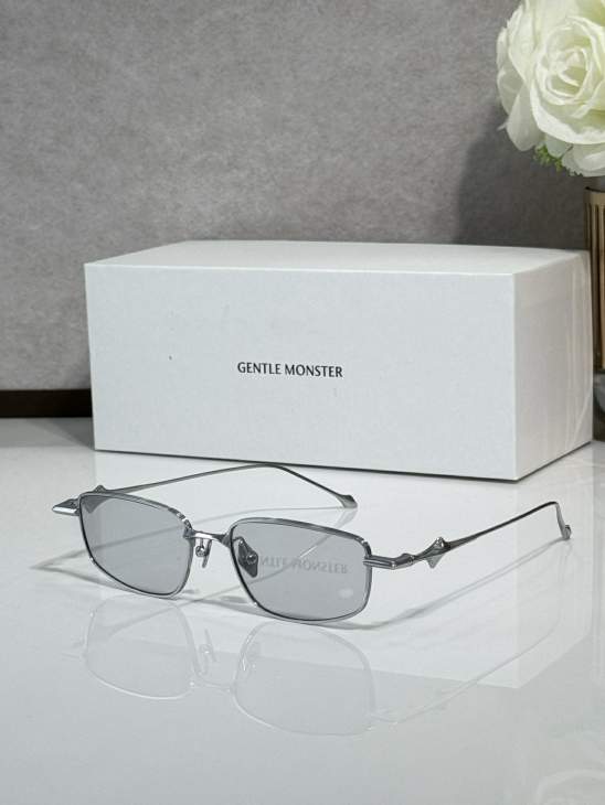 Picture of Gentle Monster Sunglasses _SKUfw77797139fw